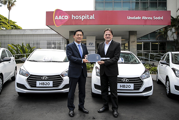Hyundai doa cinco veículos HB20 para AACD