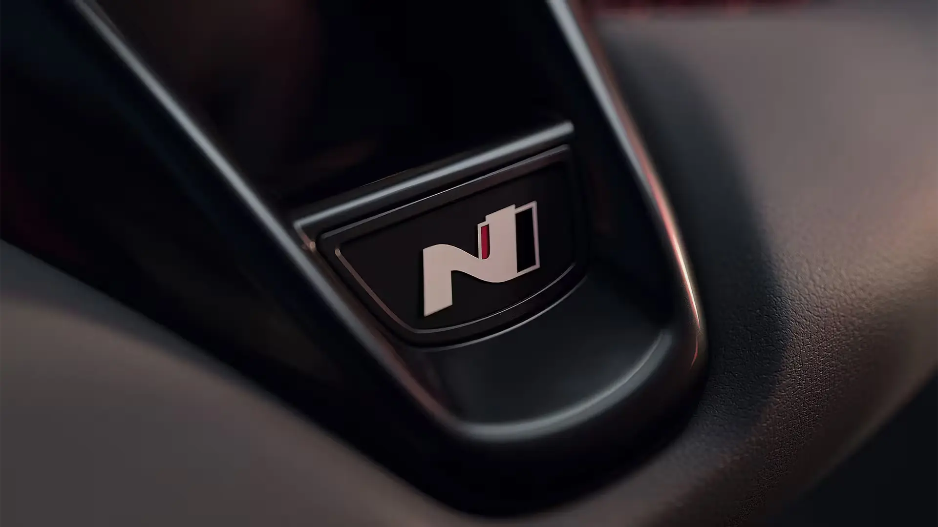 Emblema N Line no volante do Novo Hyundai CRETA N Line.