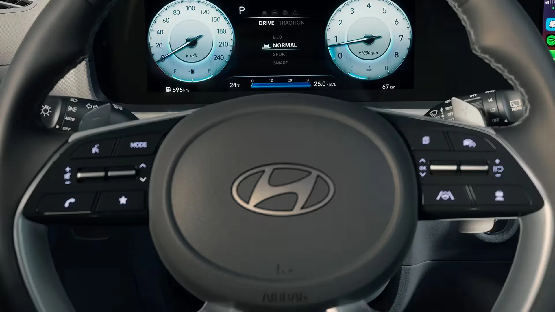 Volante com comandos interativos do Novo Hyundai CRETA.