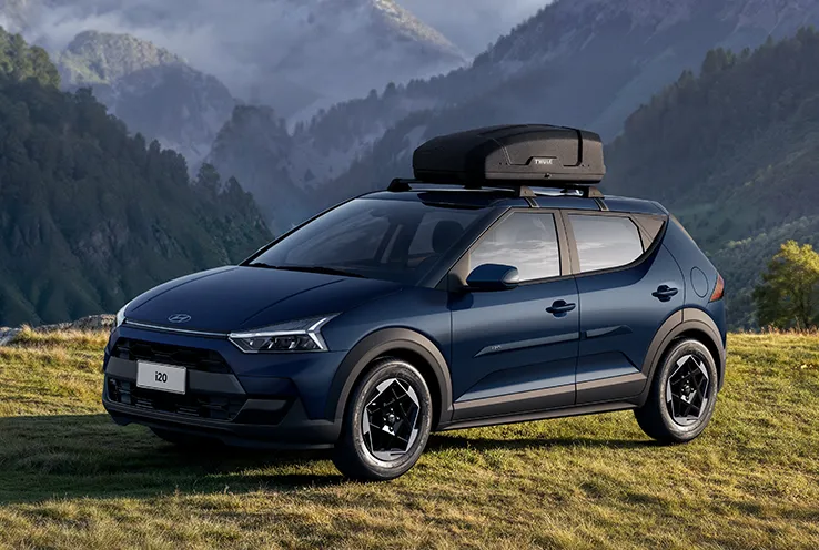 Bagageiro de teto de 400 litros instalado no rack do Novo Hyundai i20. 