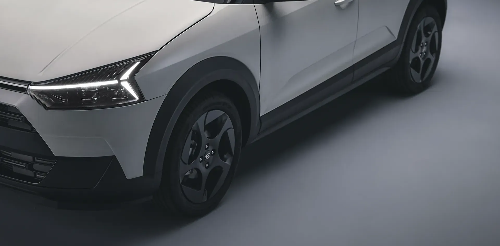 Rodas de liga leve do Novo Hyundai i20 X Line com acabamento em preto brilhante de 17".